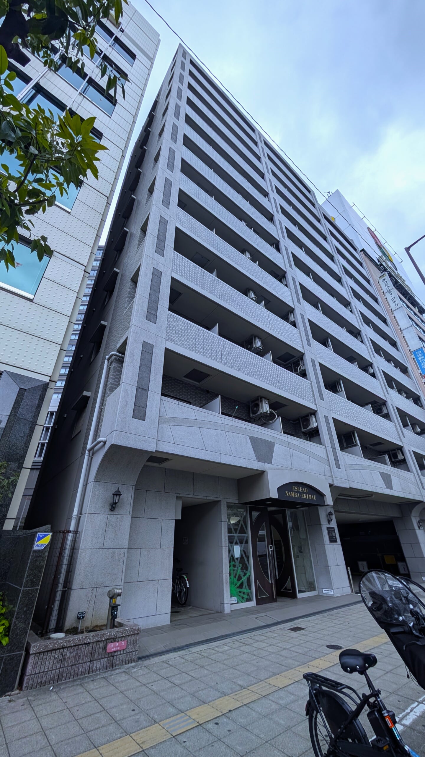 BraTTo難波駅前