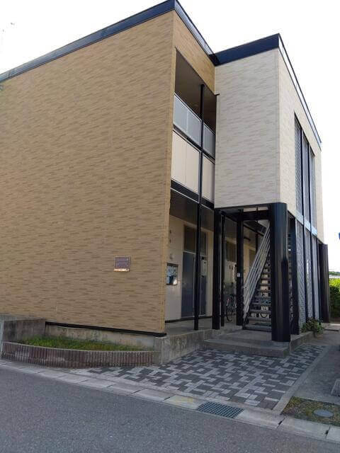 BraTTo秋田メゾンドゥ